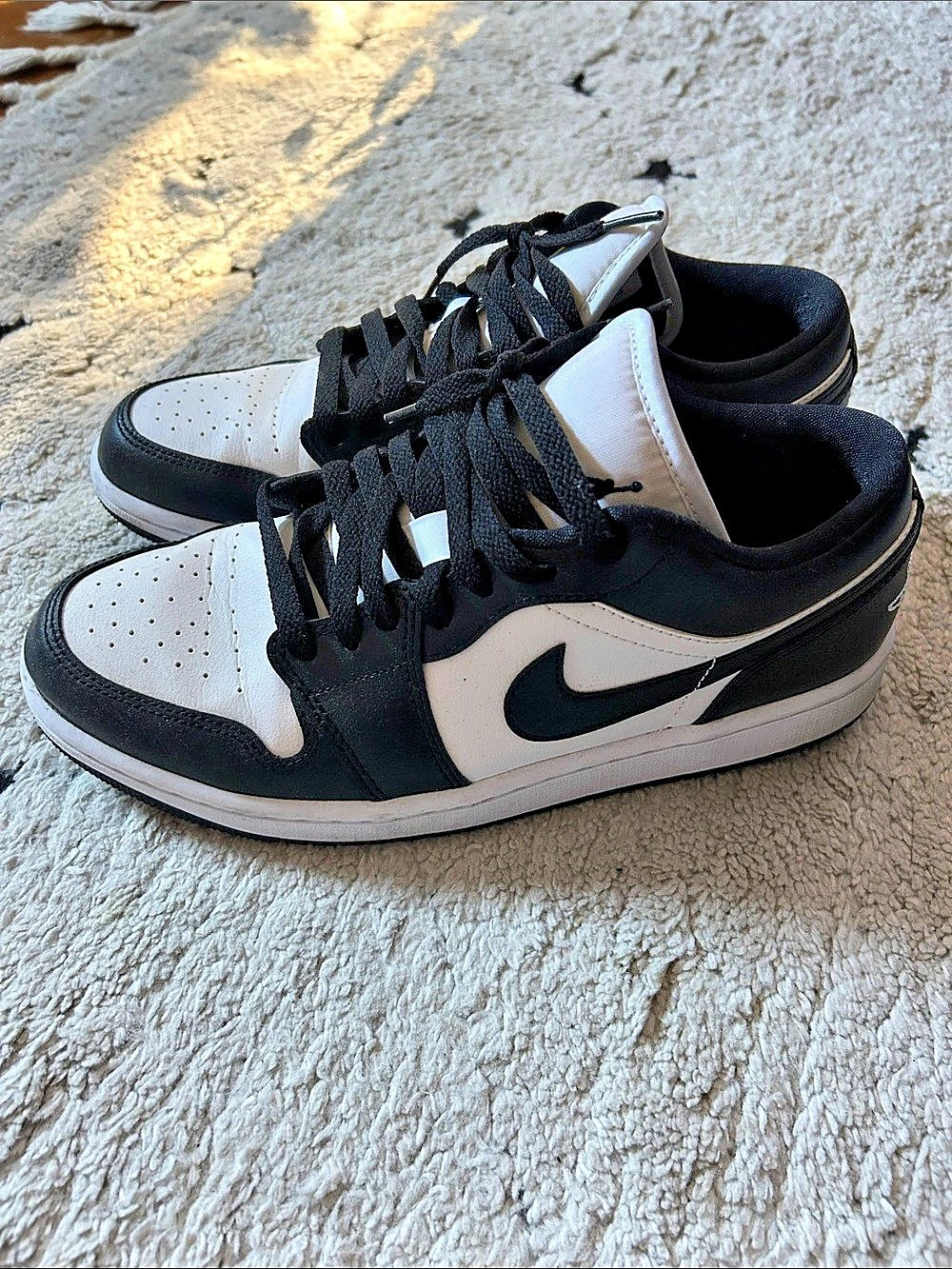 Nike Air Jordan 1 Low Black & White Like New